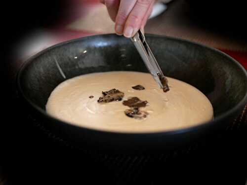 [Bling-bling touch'] 💍 Crème de topinambours et truffe noire. - Les Gourmands disent ...