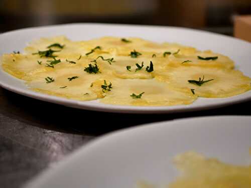 🍍 Carpaccio d'ananas. Basilic et poivre Timut. - Les Gourmands disent ...