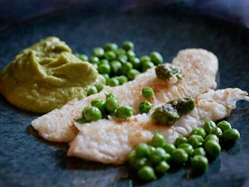 Filet de merlan aux petits pois. Pesto de moutarde rouge. - Les Gourmands disent ...