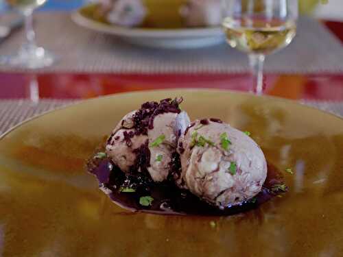 [Légèreté et saveurs] 🐓 Ballotines de pintade. Purée de céleri vanille. Sauce au vin rouge et cassis. - Les Gourmands disent ...