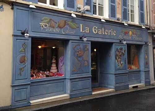 Mini choux au chocolat, riz soufflé et citron vert - Adrien Bachelier - La Gâterie (Vienne) "MMMM". - Les Gourmands disent ...