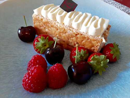 [On veut du soleil!] Mille-feuille d'Adrien et quelques fruits rouges. - Les Gourmands disent ...