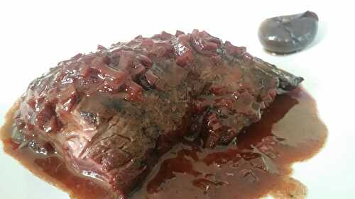 Onglet grillé sauce au vin épicé et oignons pickles. - Les Gourmands disent ...