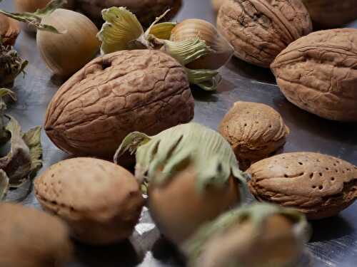 [Petit clin d'oeil à l'automne...] 🍁 Noix, noisettes et amandes. - Les Gourmands disent ...