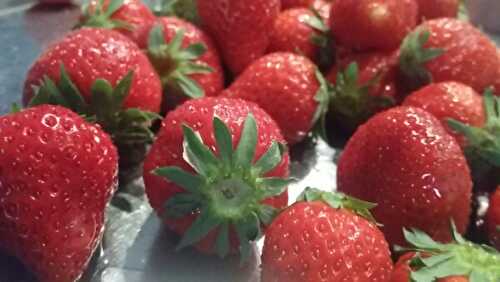 Premières fraises. - Les Gourmands disent ...