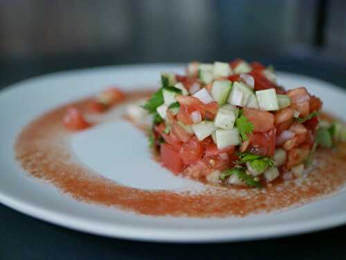 [Retour de chaleur...] 🍅 Salade fraîcheur au concombre, tomates et Sumac. - Les Gourmands disent ...