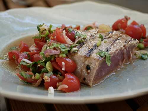 [Sur le grill!] 🐟 Thon rouge et concassée de tomates acidulées. - Les Gourmands disent ...