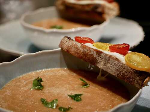 [Tout frais!] Gaspacho et sa tartine. - Les Gourmands disent ...