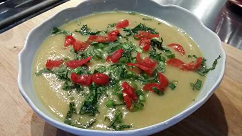 🥦 Velouté de choux-fleur et brocoli au curry. - Les Gourmands disent ...