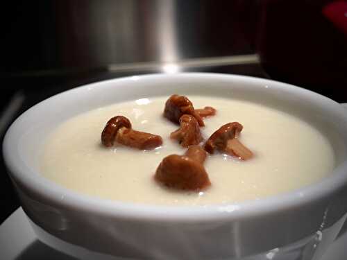 🍄 Velouté de topinambours et girolles boutons. - Les Gourmands disent ...