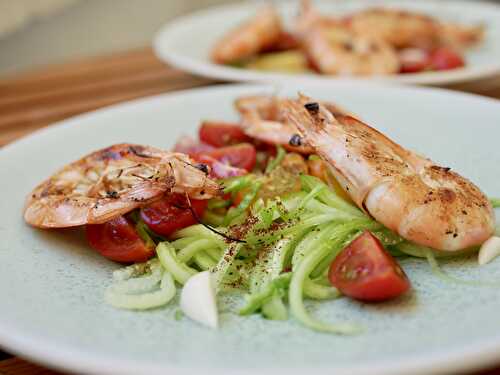 [Au jardin] 🍤 🥒 🔥 Gambas grillées. Spaghetti de concombre. Sumac. - Les Gourmands disent ...