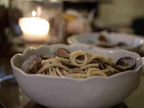 [Un petit air d'Italie...] 🍝 🇮🇹 🐚 🌿 Spaghetti alle Vongole. - Les Gourmands disent ...