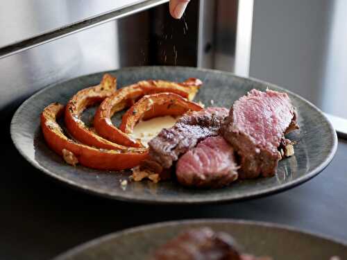 [Variante] 🎃🧀🔥 Côte de boeuf grillée. Potimarron rôti. Sauce à la crème de parmesan et noix. - Les Gourmands disent ...