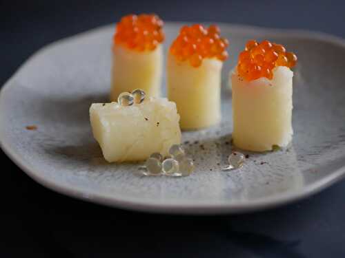 [Petit truc…] 🐟🥔🍋 Bouchées pomme de terre. Œuf de truite. Perle de yuzu. - Les Gourmands disent ...