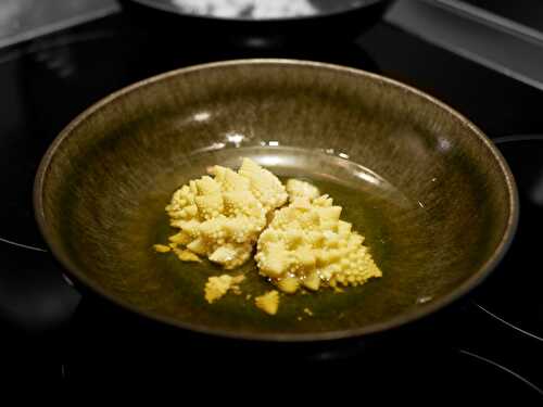 [Répit…] 🥣🥦 Bouillon de chou romanesco et gingembre.