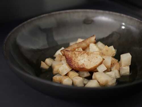 [Petit rien] 🥣🍐 Bouillon de céleri rave. Poire rôtie au gingembre.