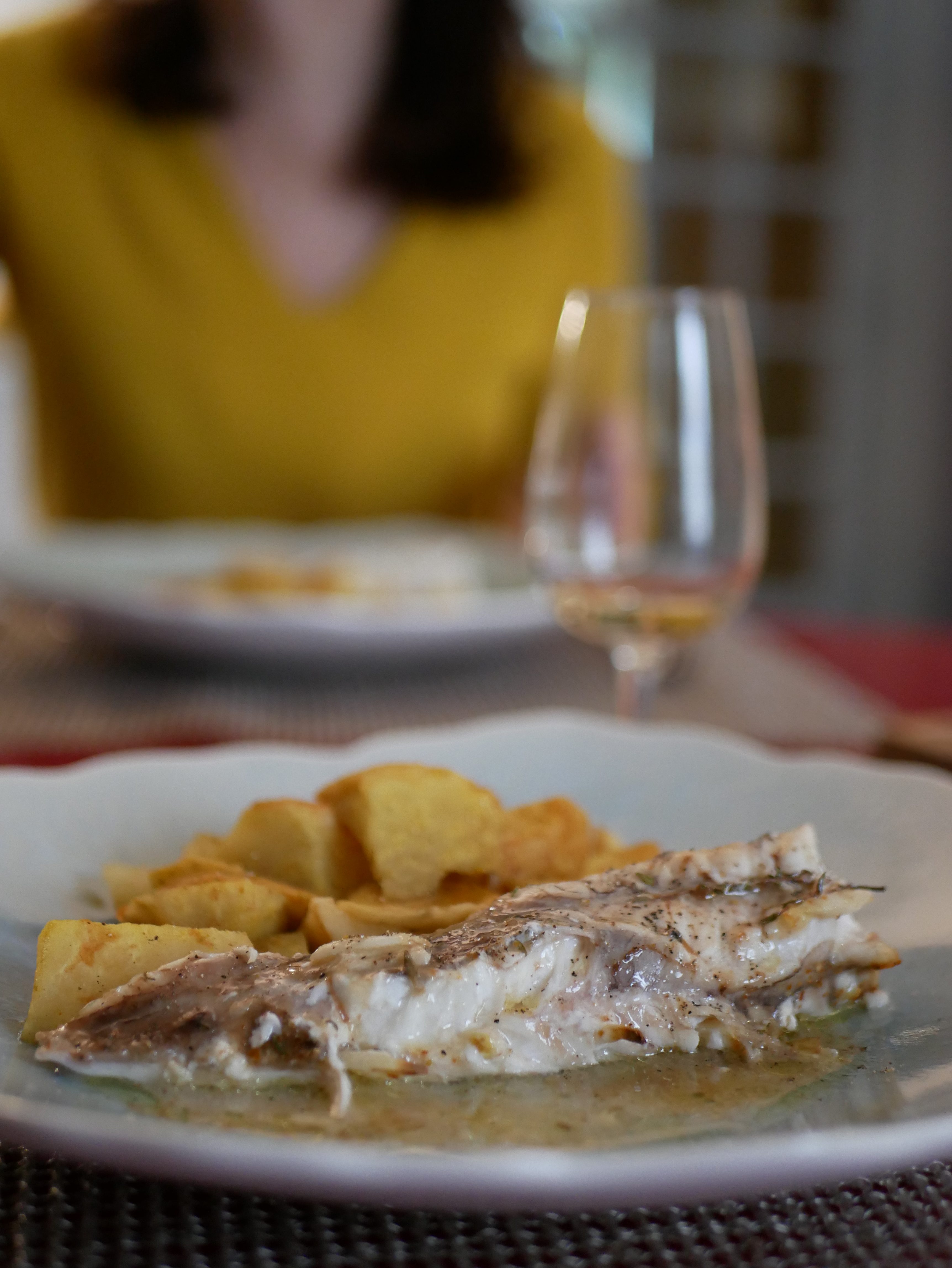 [On y pense!] 🎅🏼​ 🐟 ❄️  Queue de lotte rôtie au vinaigre. Céleri rave au curry.