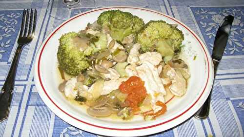 Aiguillettes de poulet au brocoli et tomates à la barigoule