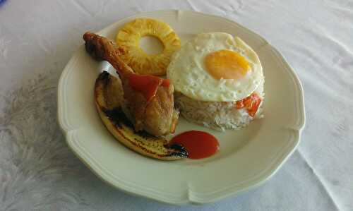Arroz a la cubana et pilons de poulet frits ( riz à la cubaine )