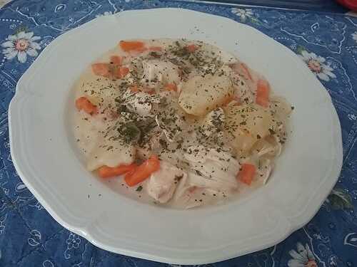 Blancs de poulet et légumes à la sauce blanche