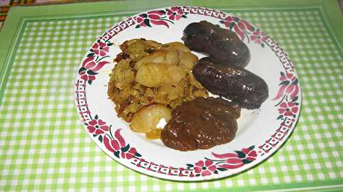 Boudins antillais et chou aux pommes et compotée de pruneaux