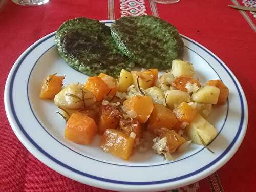 Burgers de dinde aux épinards et poêlée de dés de courge et de pomme de terre au romarin