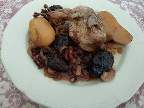 Cailles au vin de Madiran et aux pruneaux et foie gras