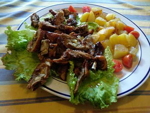 Canard laqué et légumes en salade