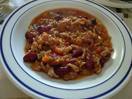 Chili con carne épicé à la viande de porc à la mexicaine et au riz