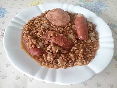 Chorizos frais du diable aux lentilles