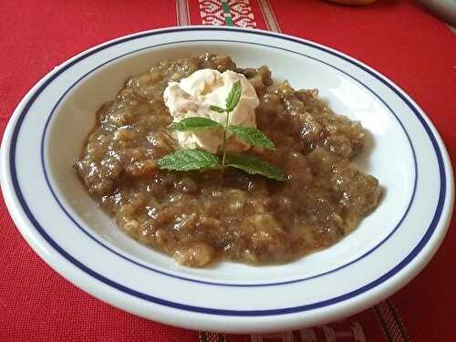 Compote de bananes vanillées au rhum et glace à la vanille