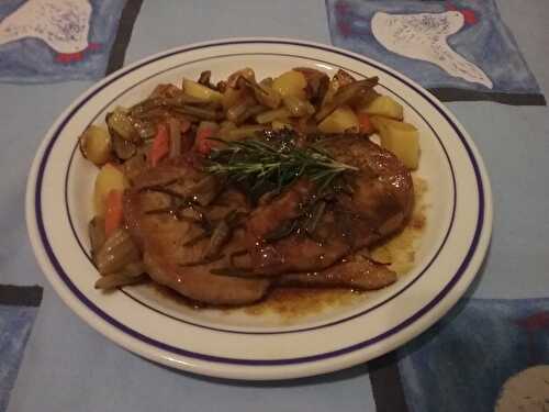 Côtes de porc au romarin avec blettes multicolores et pommes de terre au paprika