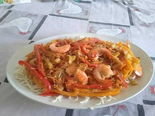 Crevettes roses aux 3 poivrons et nouilles chinoises