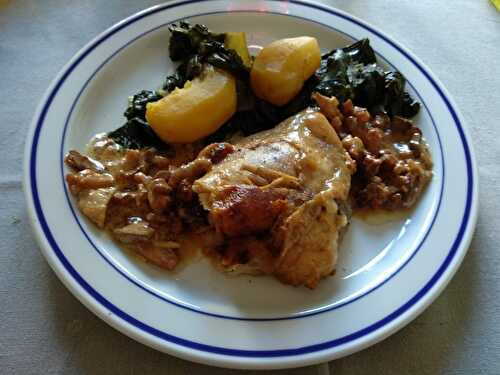 Cuisses de poulet à la normande et feuilles de blettes rissolées