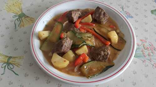 Dés de bœuf aux légumes nouveaux à la sauce stroganoff