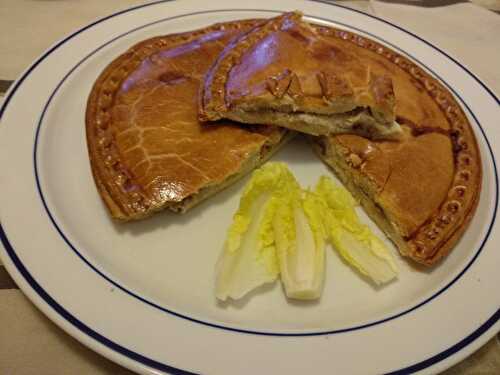 Empanada de champignons des bois au poulet et au fromage