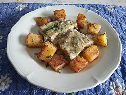 Filet de grenadier à la sauce au citron et manioc poêlé