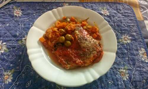 Filets de lieu rôtis aux tomates et olives vertes