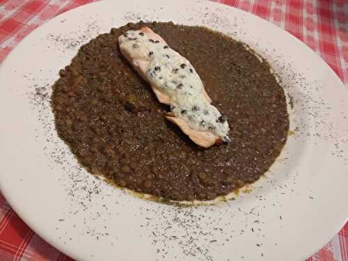 Filets de saumon au poivre vert et lentilles