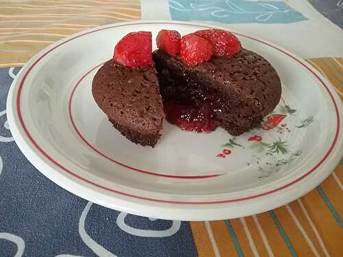 Fondant au chocolat au coeur de coulis de fraises