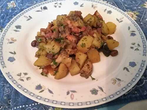 Fricassée de cèpes et pommes de terre sautés aux lardons et aux raisins secs