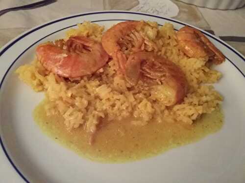 Gambas et riz au lait de coco et au curcuma