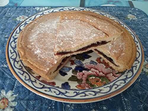 Gâteau basque pour « touriste » à la confiture de cerises et à l’Izarra