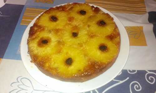 Gâteau renversé à l’ananas et raisins secs