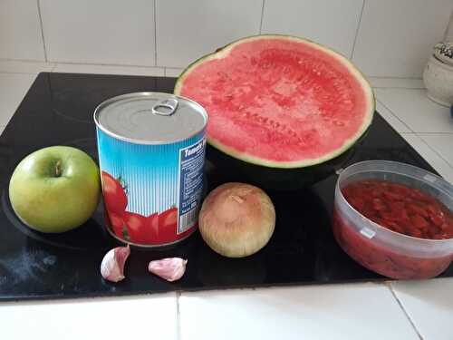 Gazpacho de pastèque et tomates et salade de rollmops