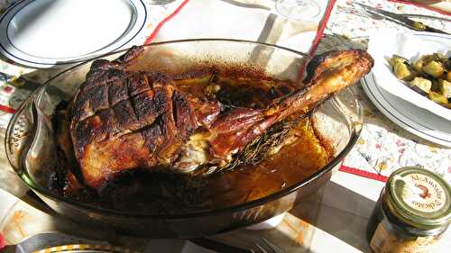 Gigot d'agneau grillé au miel et aux épices