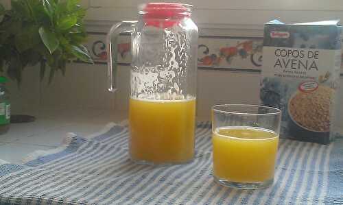 Jus d’ananas et de pomme et de concombre à la menthe