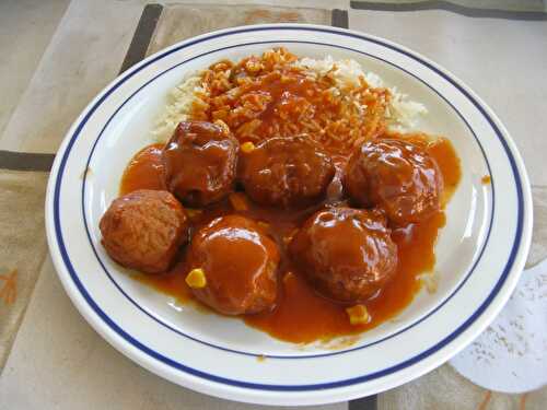 Keftas de saumon à la sauce tomate et au maïs