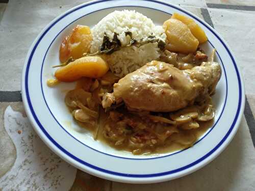 Lapin au vin blanc et aux pommes et champignons de Paris