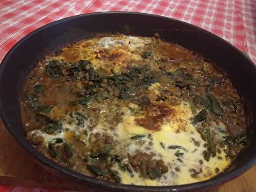 Lentilles aux oeufs et épinards à la tomate - chakchuka aux lentilles